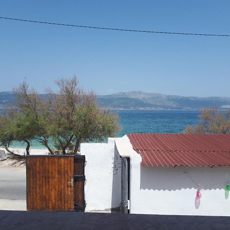 Grandpa Beach House Слатине Экстерьер фото