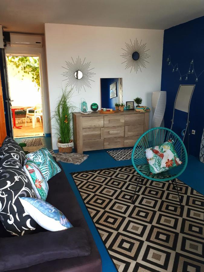 Grandpa Beach House Слатине Экстерьер фото