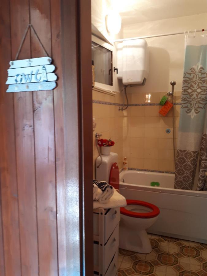 Grandpa Beach House Слатине Экстерьер фото